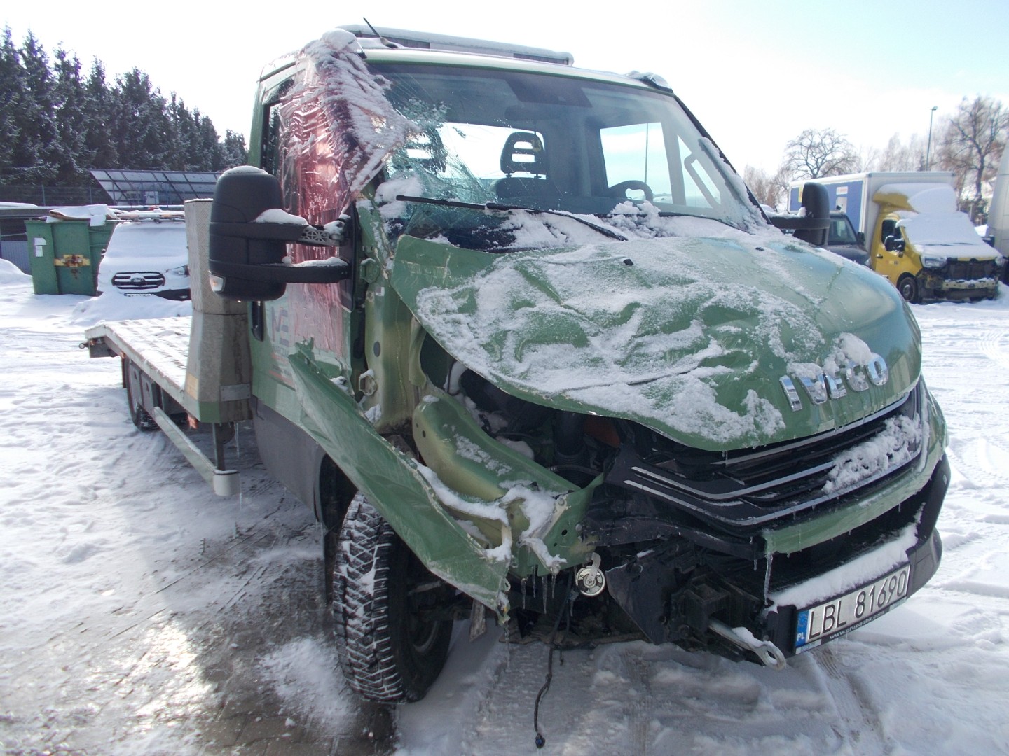 IVECO Daily: Naprawa po upadku płyt betonowych – Lublin