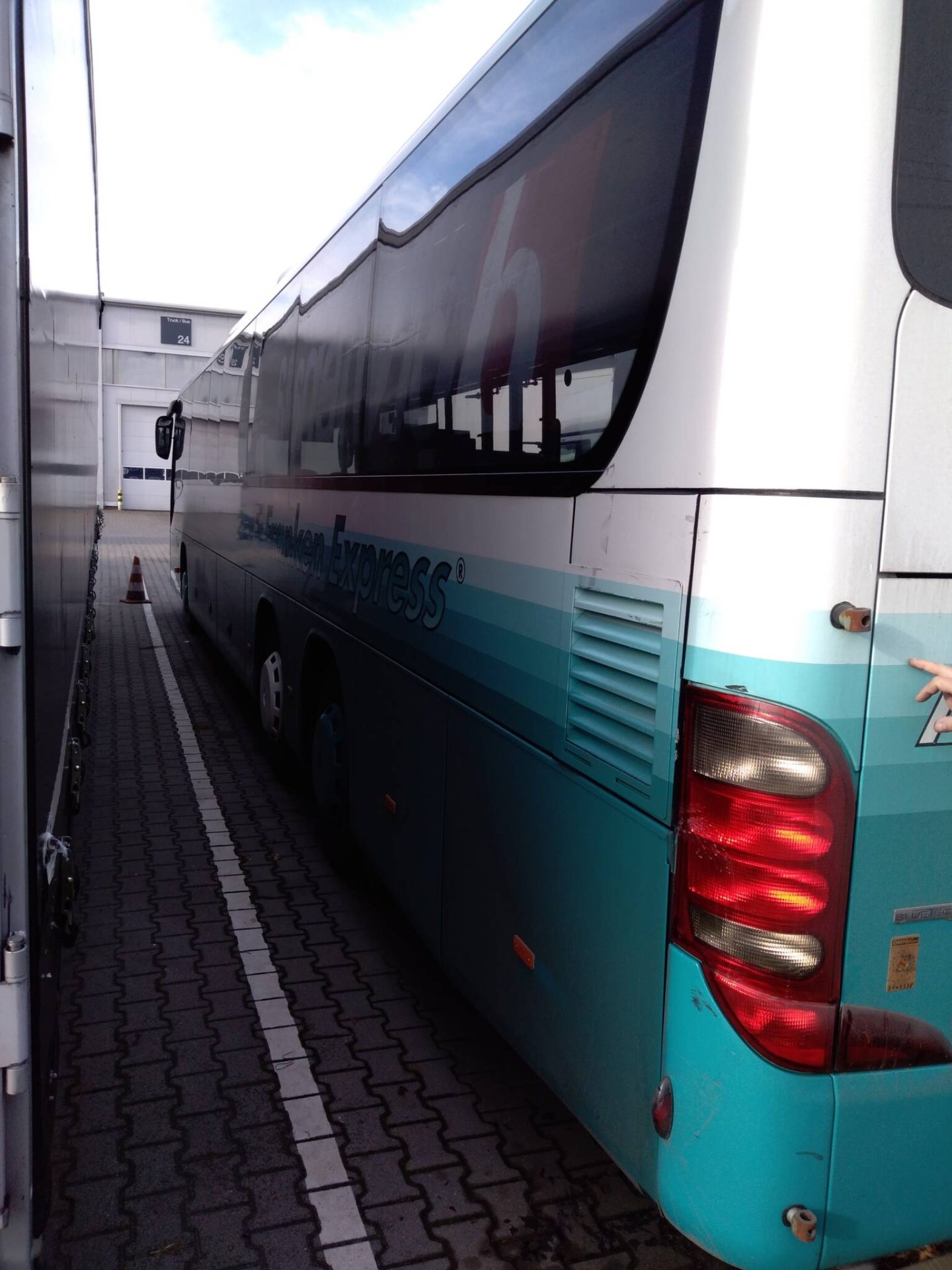 Zmiana koloru autobusu SETRA – realizacja w DBK Warszawa