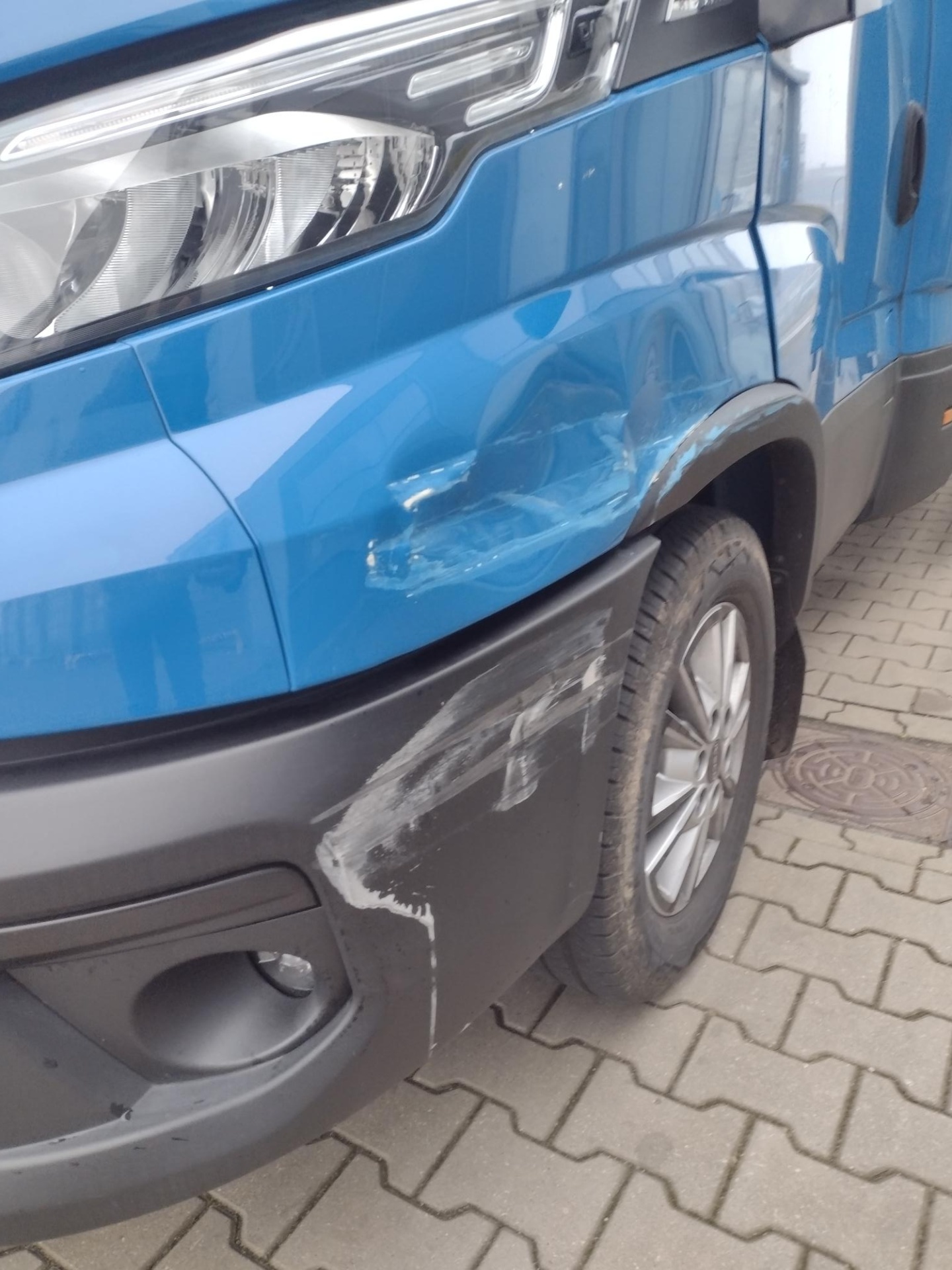 Naprawa blacharsko-lakiernicza IVECO Daily – realizacja w Suwałkach