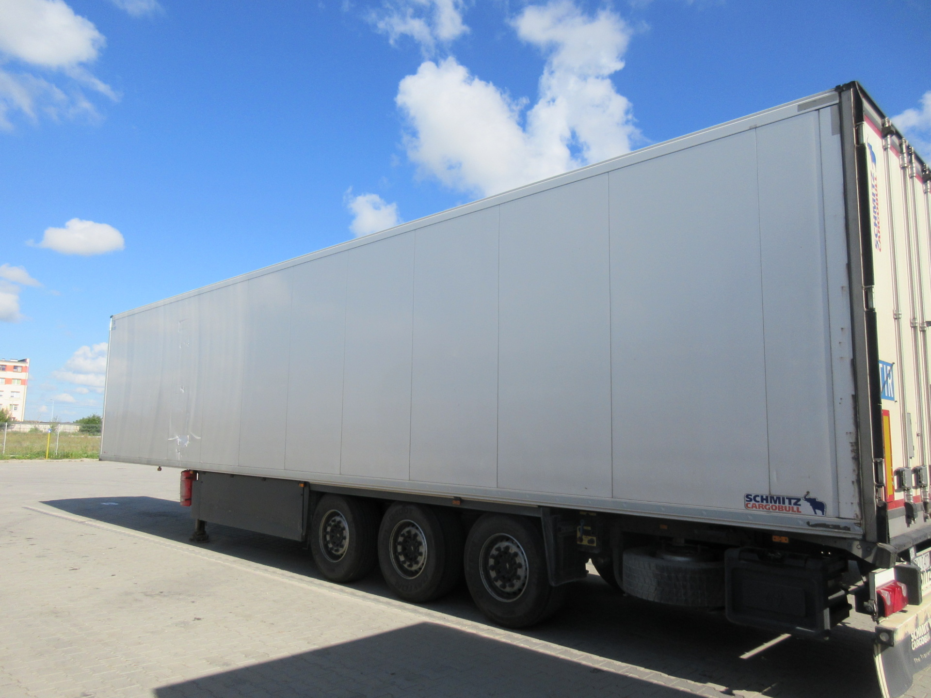 Schmitz Chłodnia: Naprawa blacharska po kolizji z ciągnikiem – Suwałki