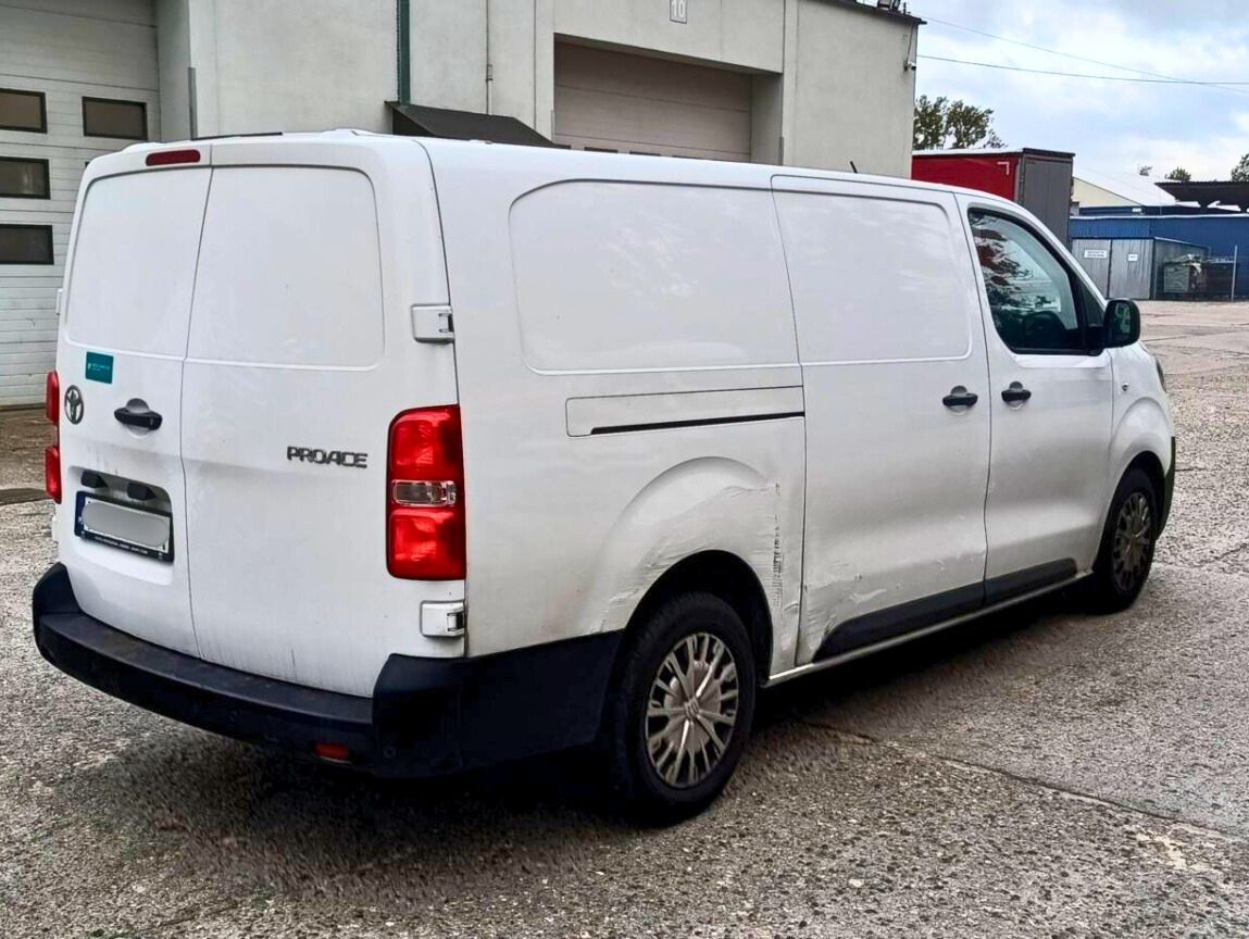 Bezgotówkowa naprawa Toyoty ProAce z polisy Ergo Hestia w Toruniu