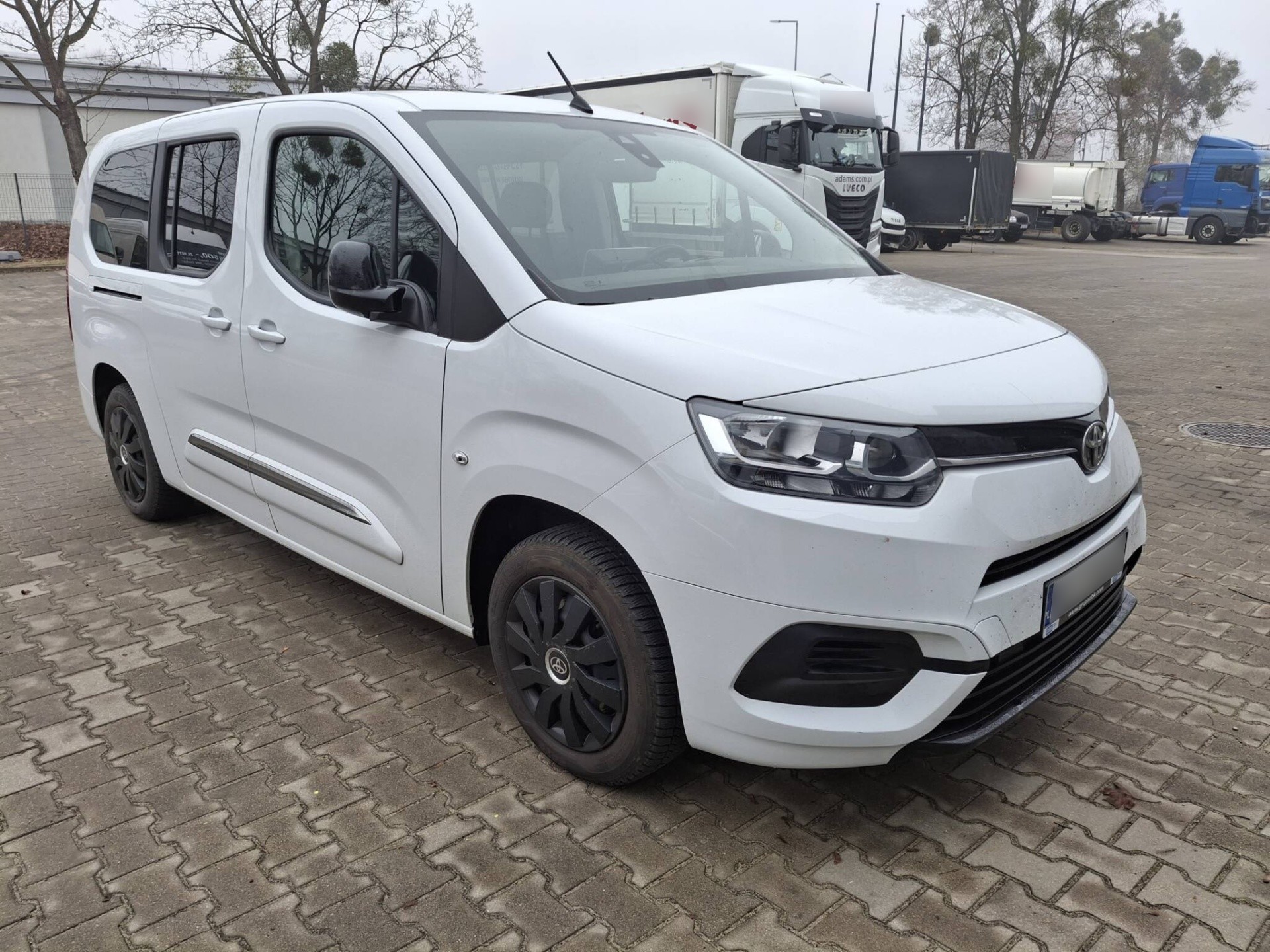 Bezgotówkowa naprawa Toyoty Proace z polisy PZU w Olsztynie