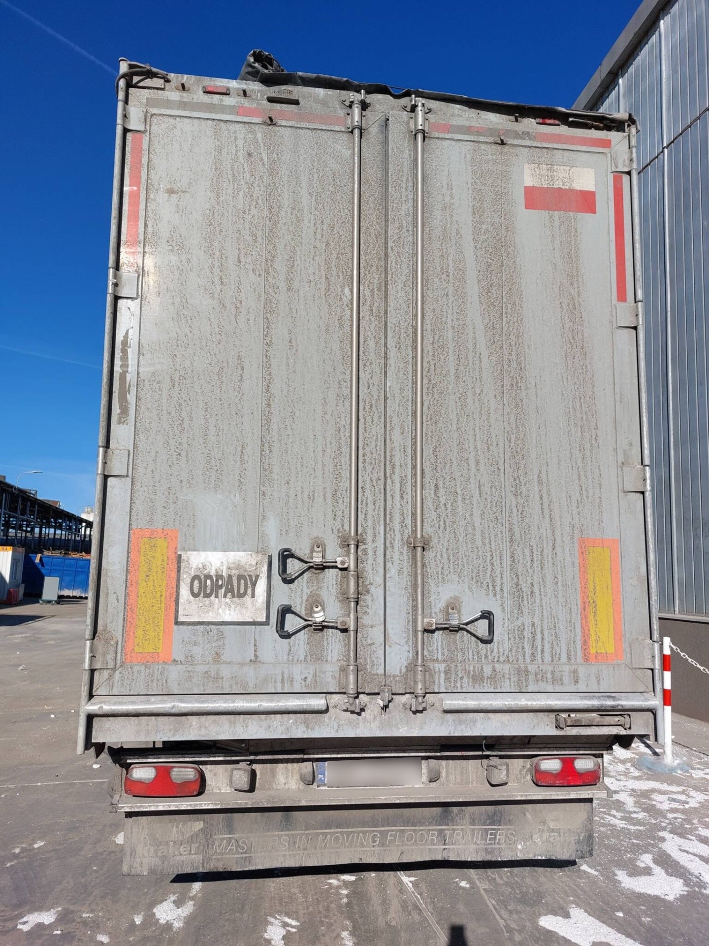 KRAKER: Naprawa aluminiowej zabudowy specjalistycznej naczepy – Niepruszewo