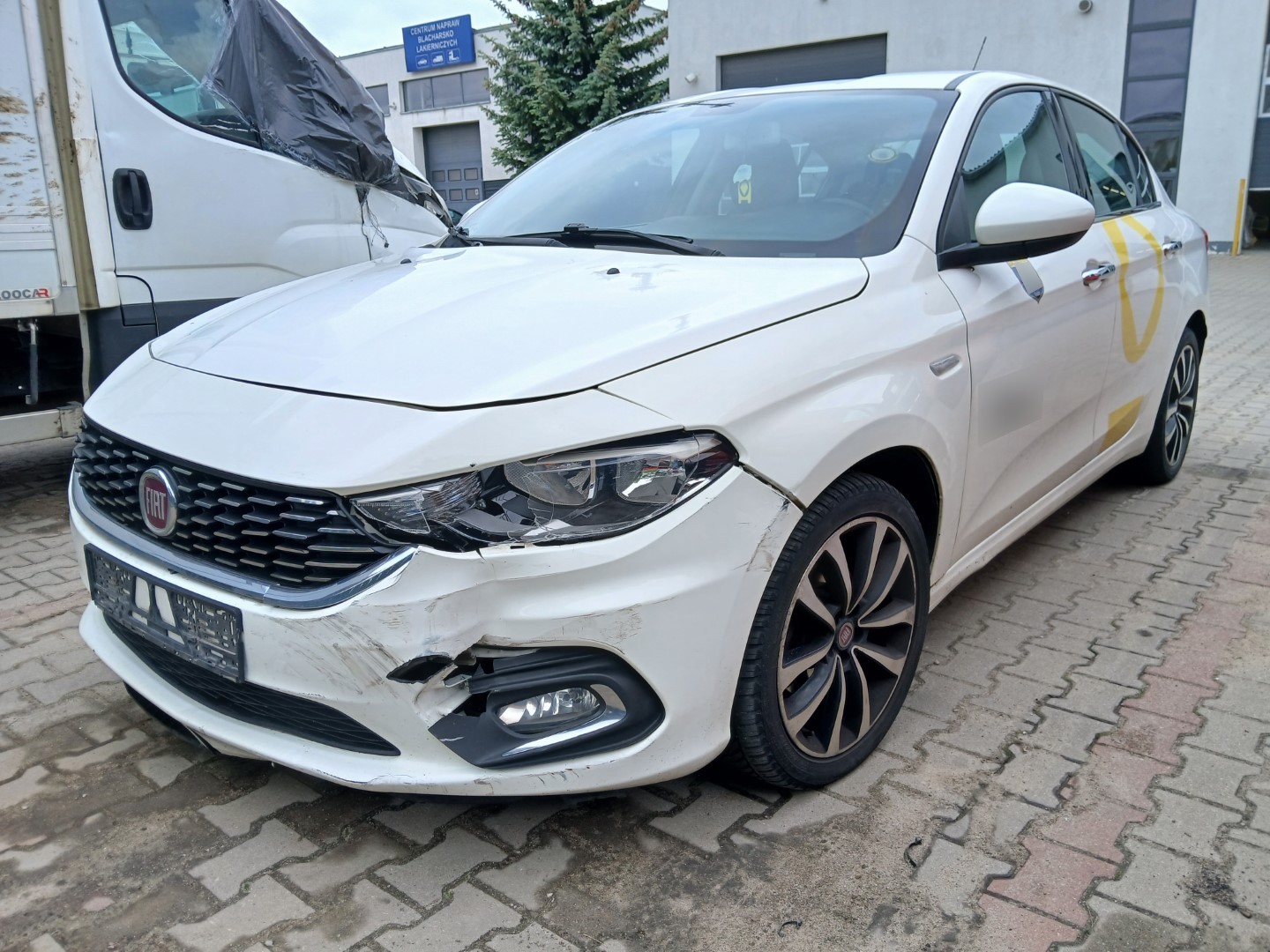 Bezgotówkowa naprawa Fiata z polisy Compensa w Olsztynie