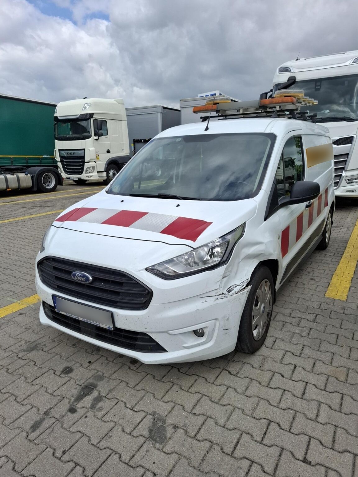 Bezgotówkowa naprawa Ford CONNECT z polisy Warty – Wrocław
