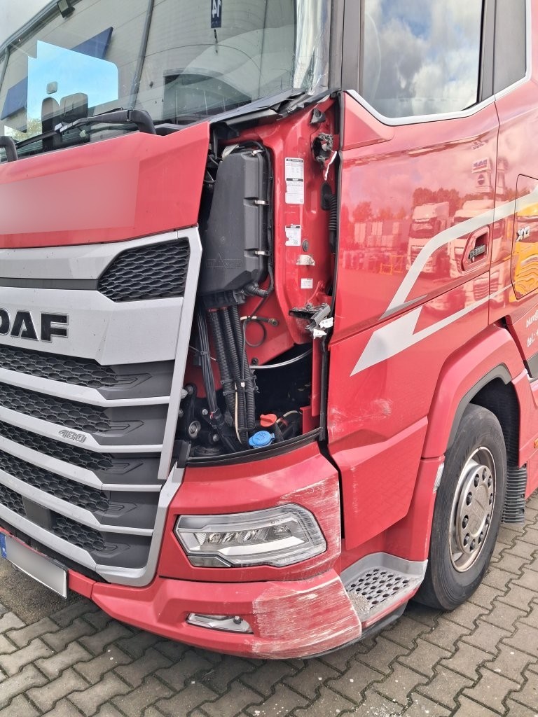 DAF XG: Naprawa powypadkowa po kolizji z budynkami w Szczecinie