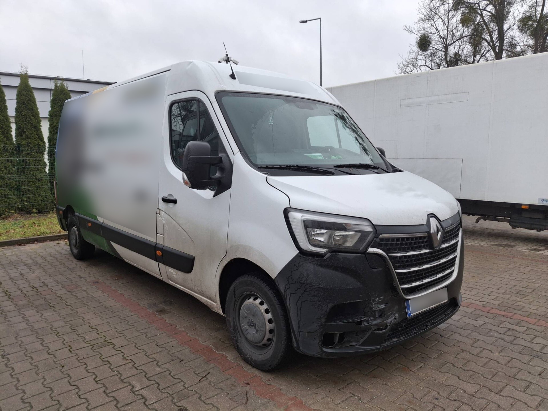 Bezgotówkowa naprawa Renault Master z polisy PZU w Olsztynie