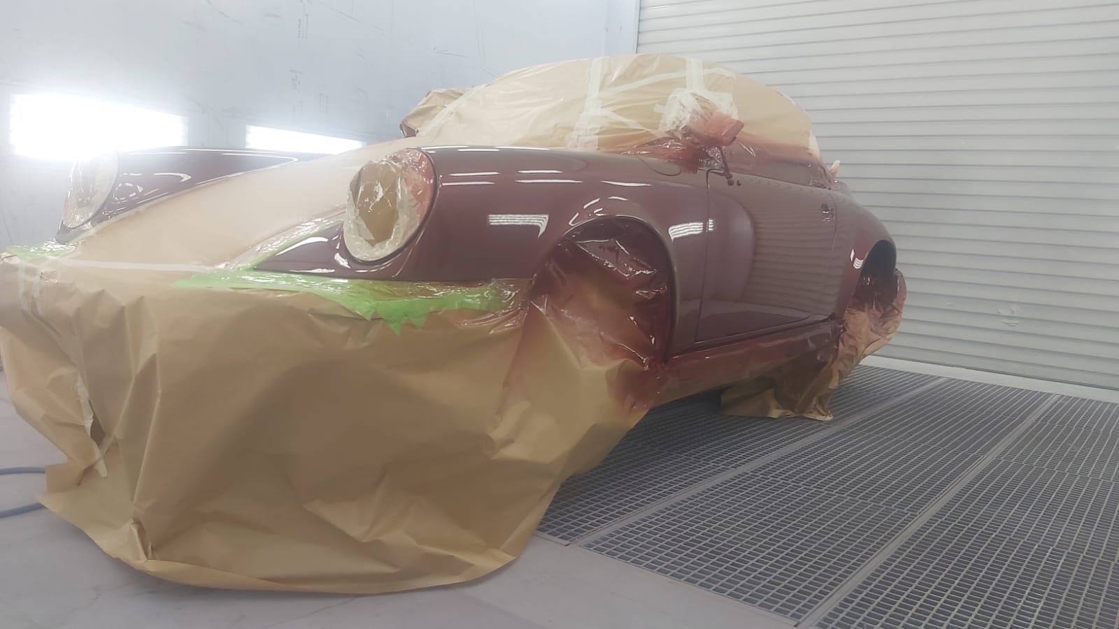 Naprawa i renowacja klasycznego Porsche z 1985 r. w Krakowie
