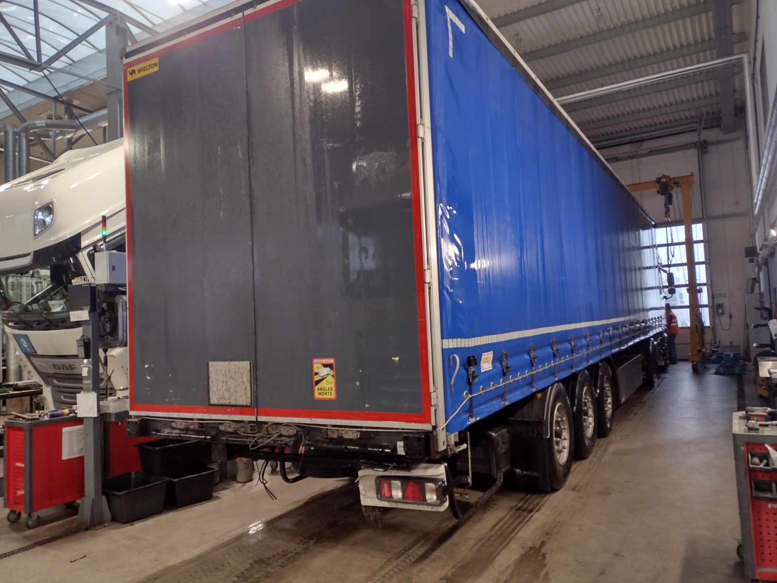 Bezgotówkowa naprawa naczepy Wielton z polisy Compensa w Suwałkach