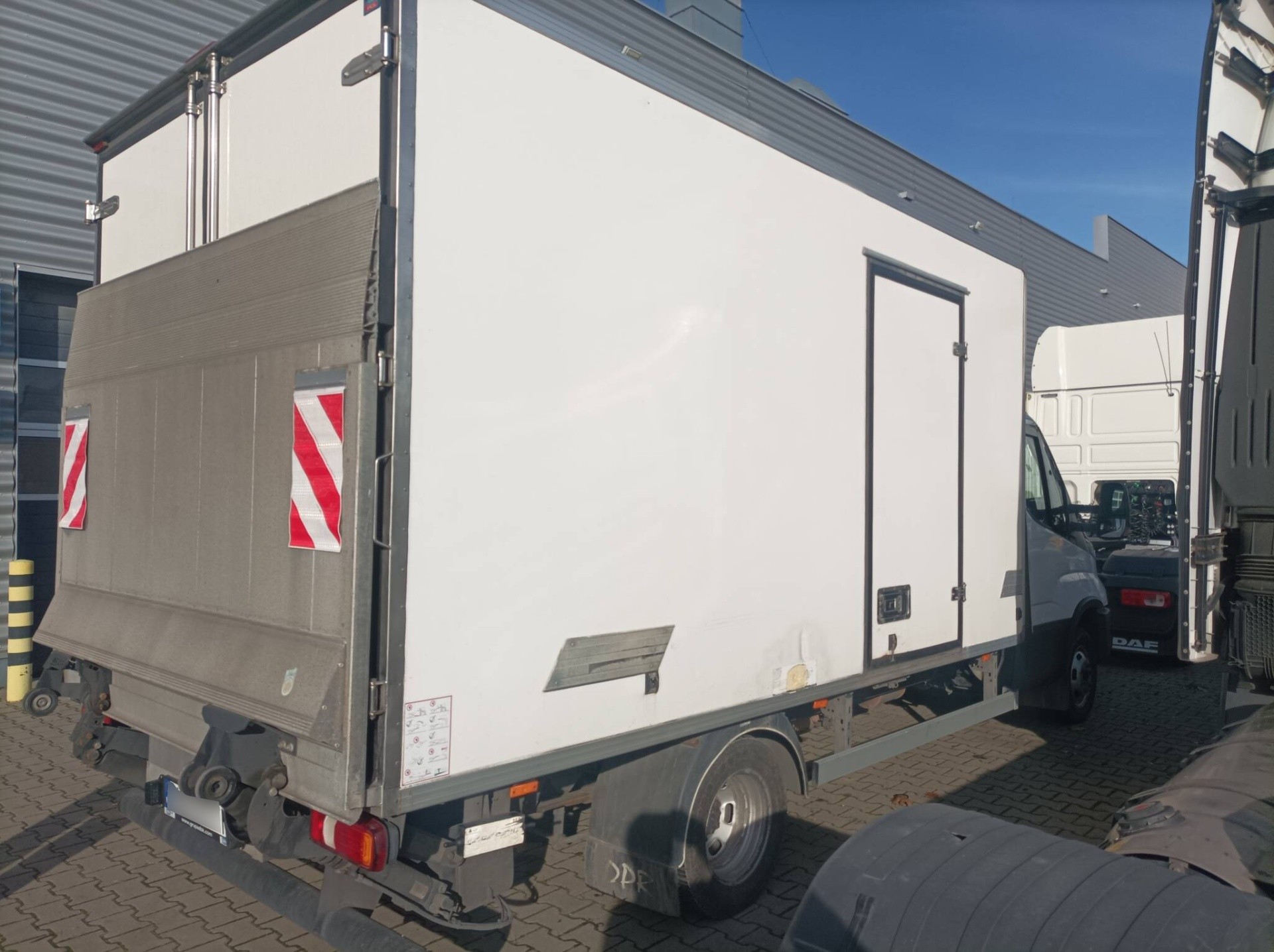 Bezgotówkowa naprawa chłodni IVECO Daily z polisy PZU w Niepruszewie