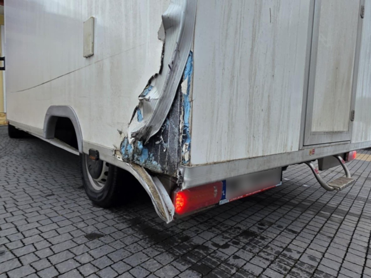 Naprawa blacharsko-lakiernicza Renault Master – DBK Kraków