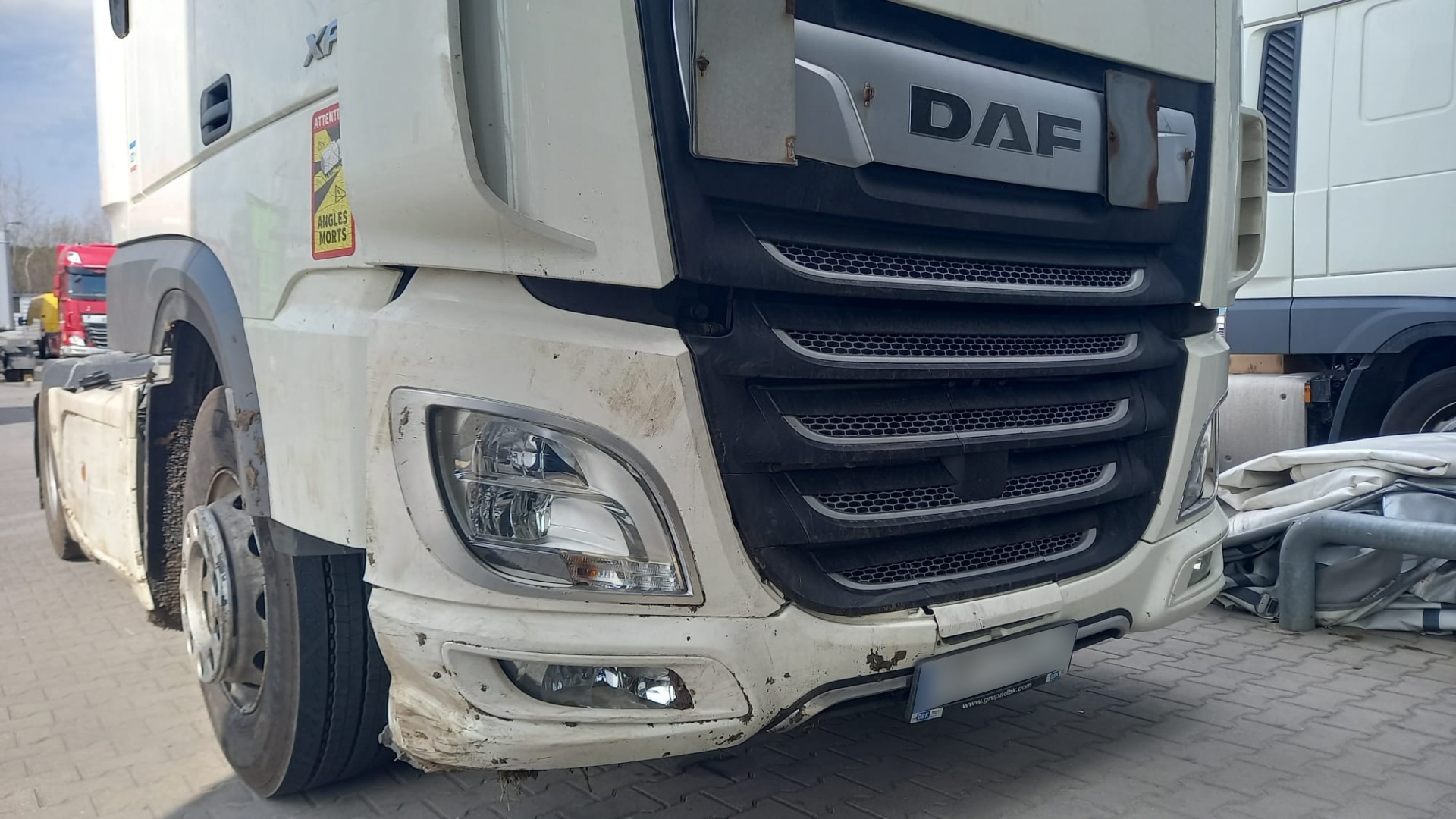 DAF XF 480: Naprawa powypadkowa po zjechaniu z drogi – Wrocław