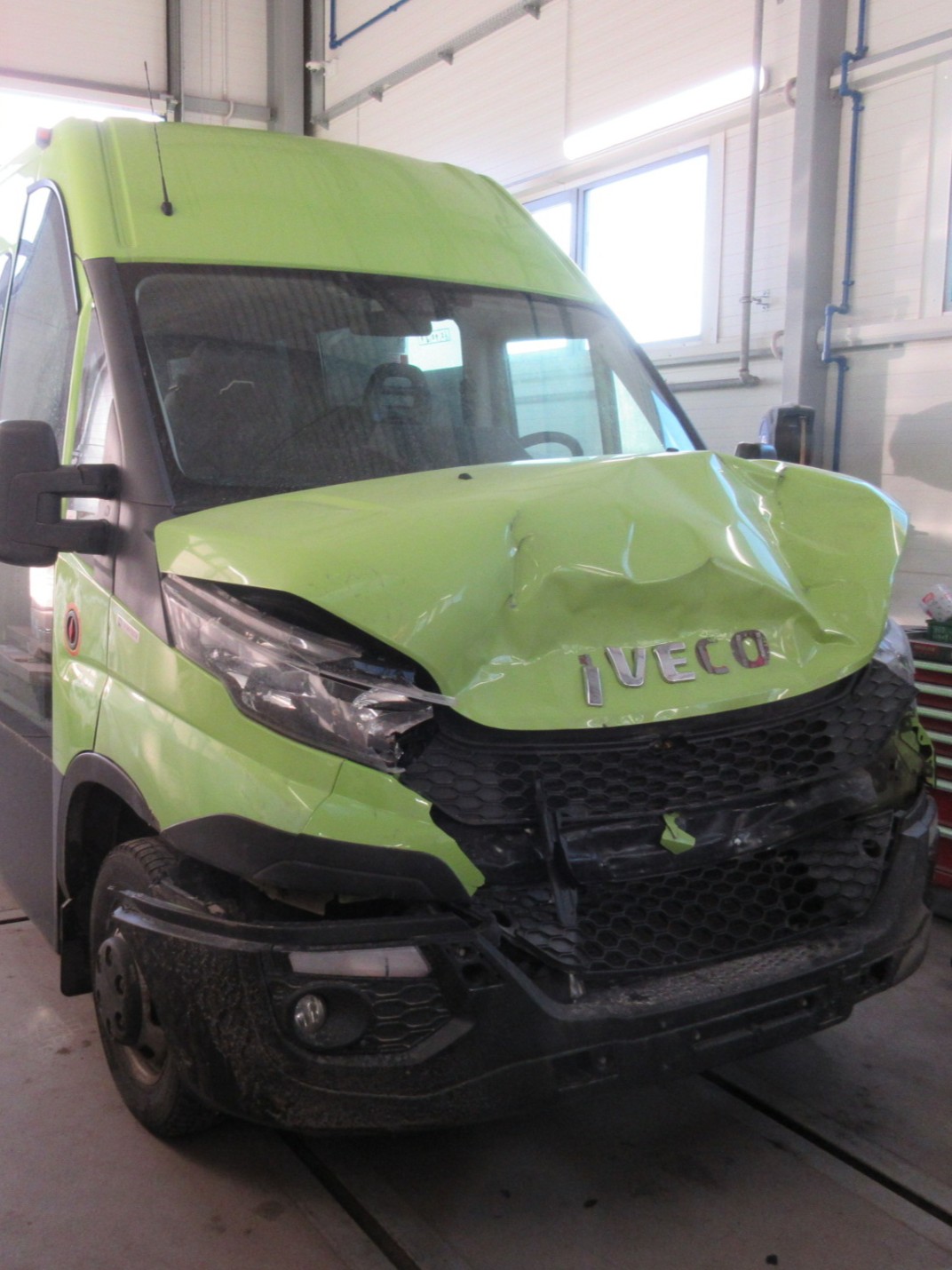 Iveco Daily: Naprawa powypadkowa po zderzeniu z łosiem – Suwałki