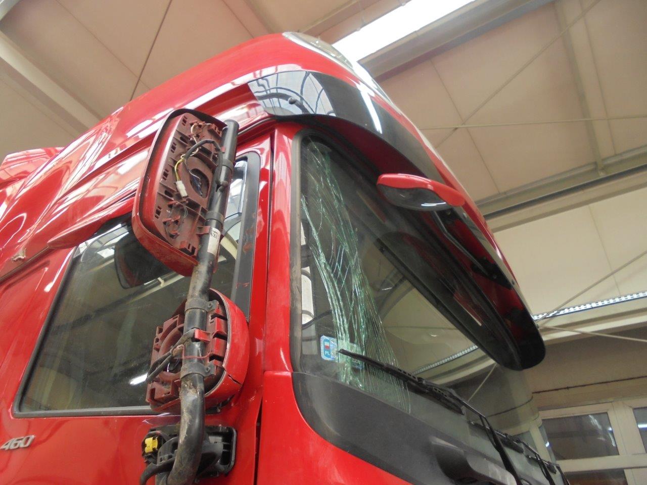 DAF XF: Naprawa powypadkowa po przewróceniu na bok – Gdańsk
