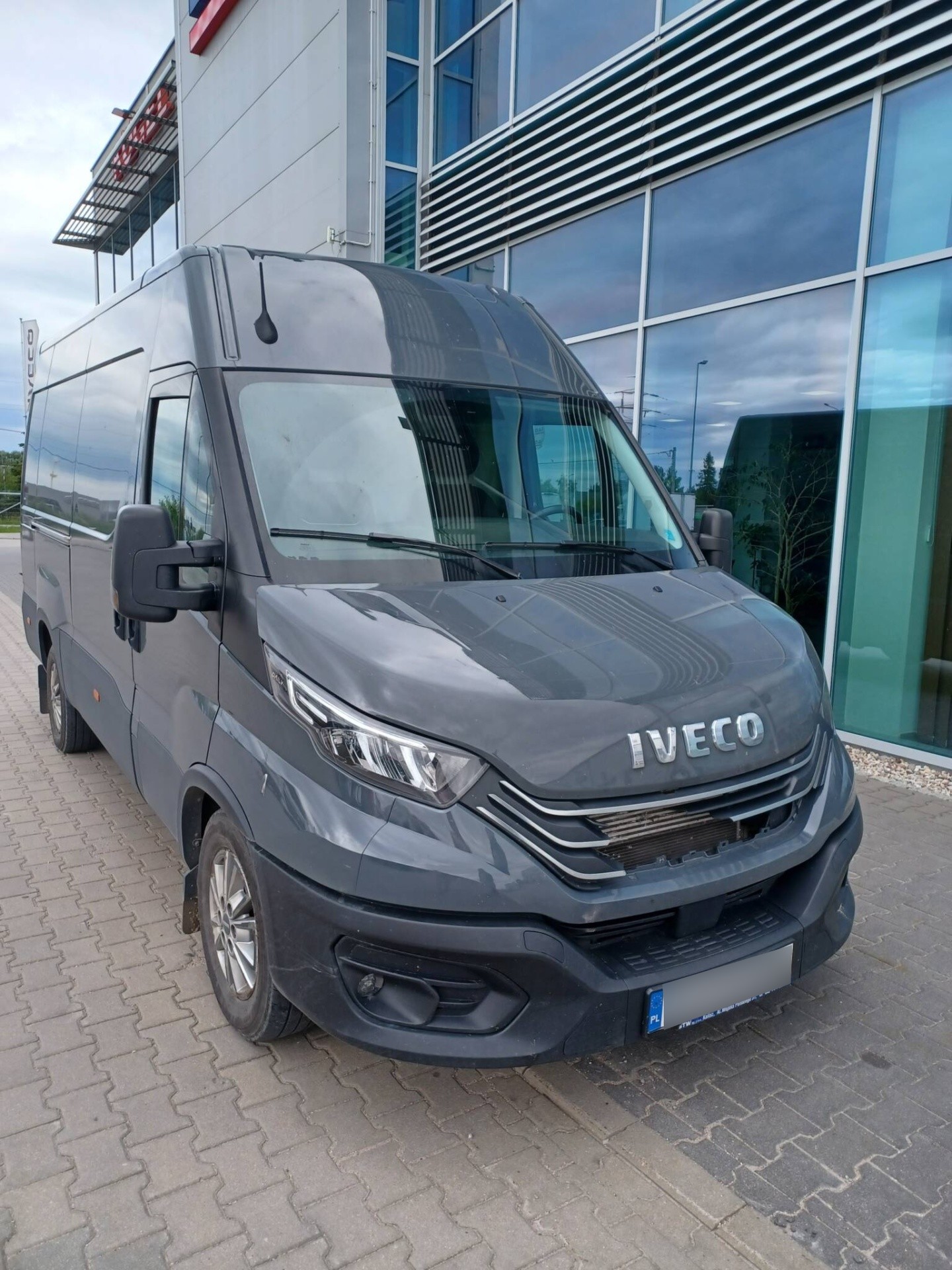 IVECO Daily: Naprawa po zderzeniu ze zwierzęciem – Białystok