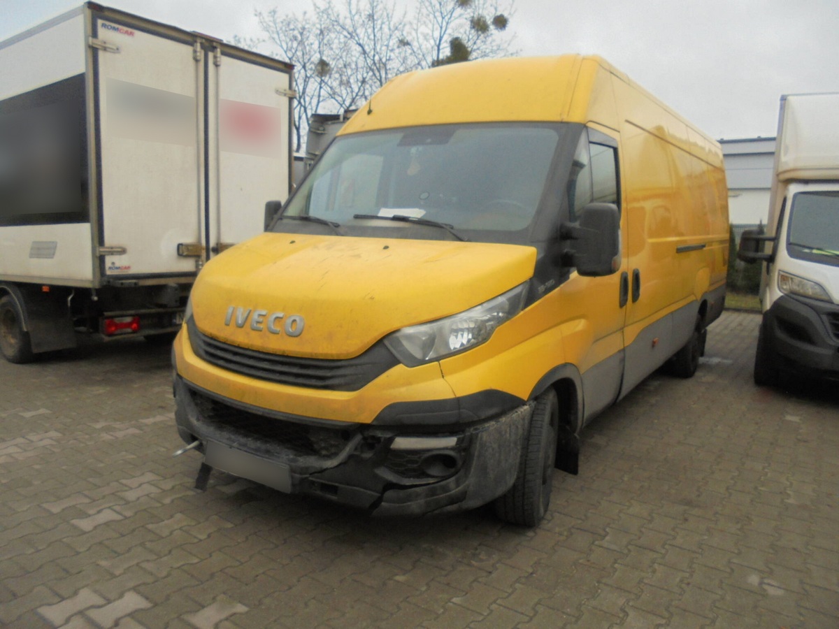 Naprawa Iveco Daily po zderzeniu ze zwierzęciem w serwisie DBK Olsztyn