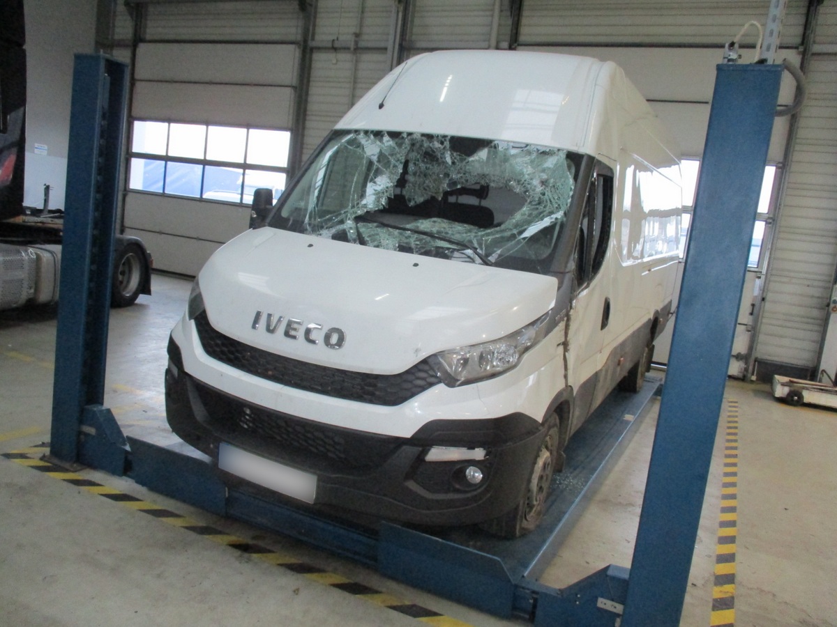 Bezgotówkowa naprawa powypadkowa Iveco Daily z polisy PZU | Niepruszewo