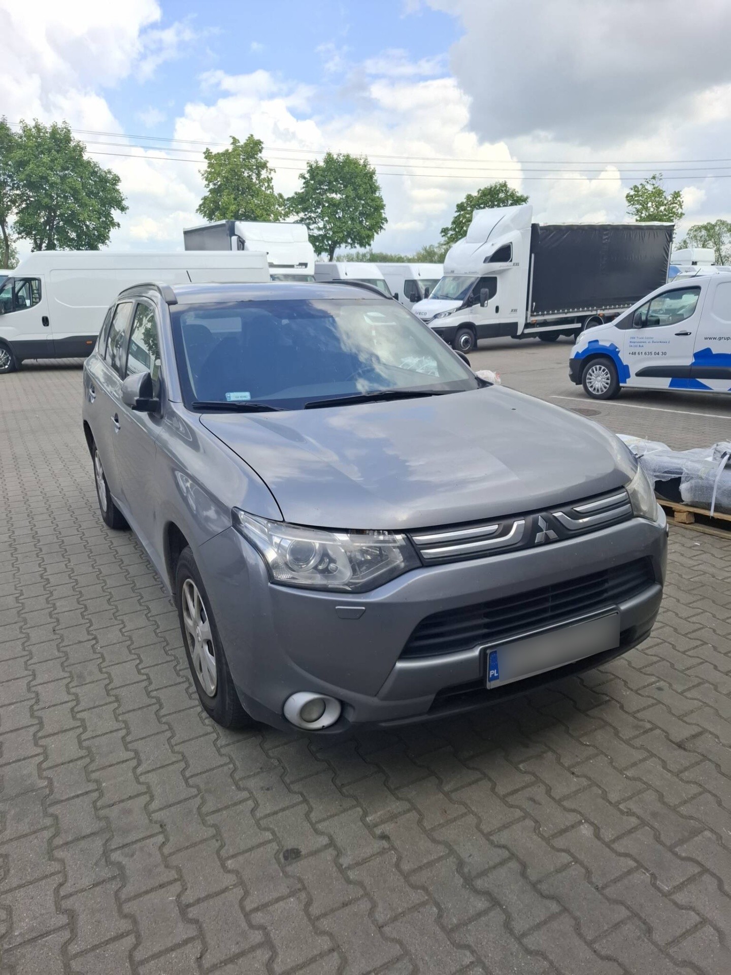 Naprawa blacharsko-lakiernicza Mitsubishi Outlander w Niepruszewie