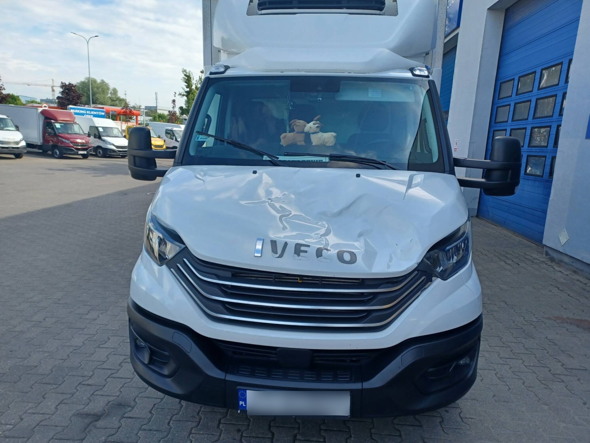 IVECO Daily: Naprawa powypadkowa po zderzeniu z jeleniem – Poznań