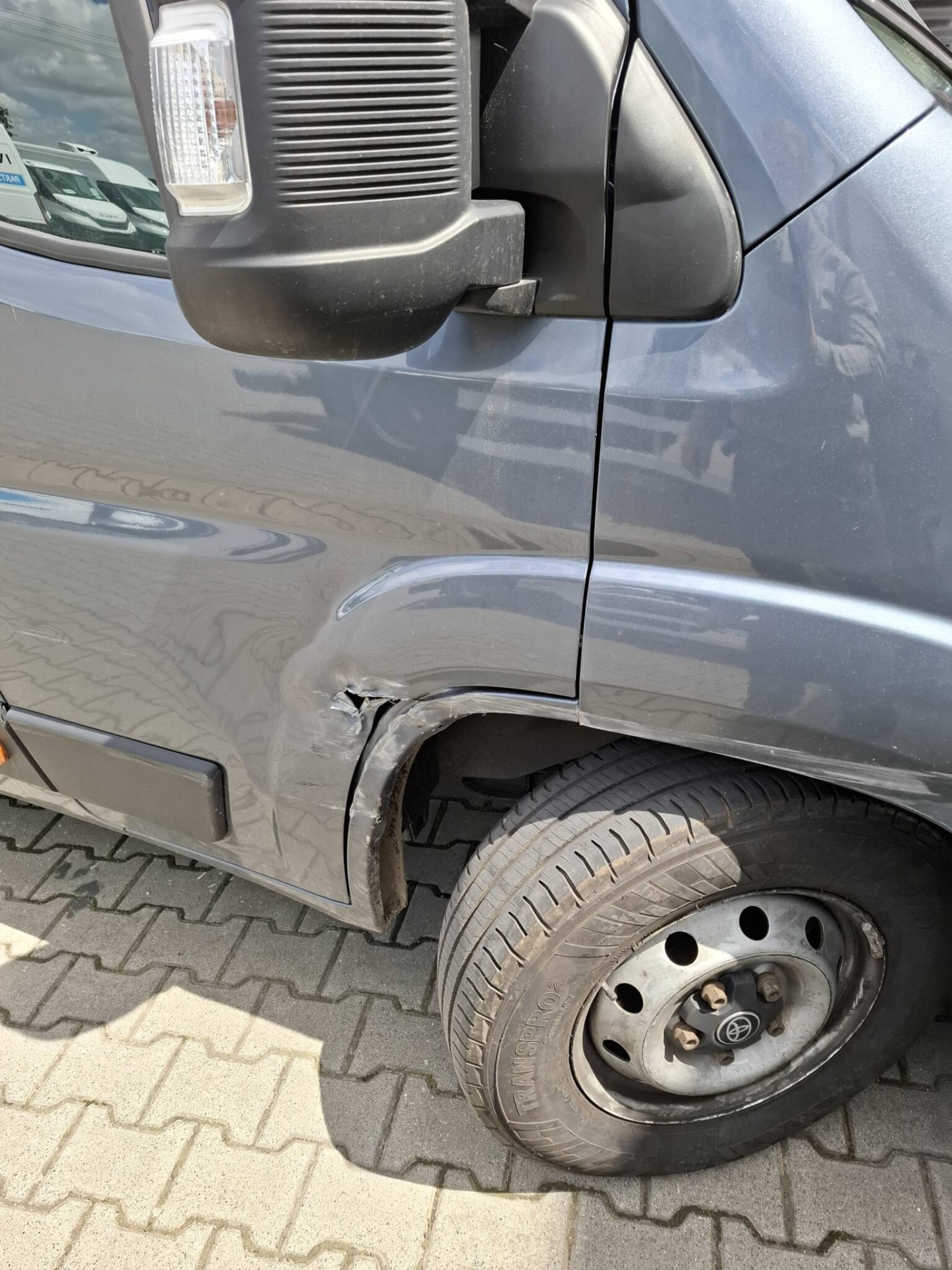 Naprawa powypadkowa Toyoty Proace Max – realizacja w Niepruszewie