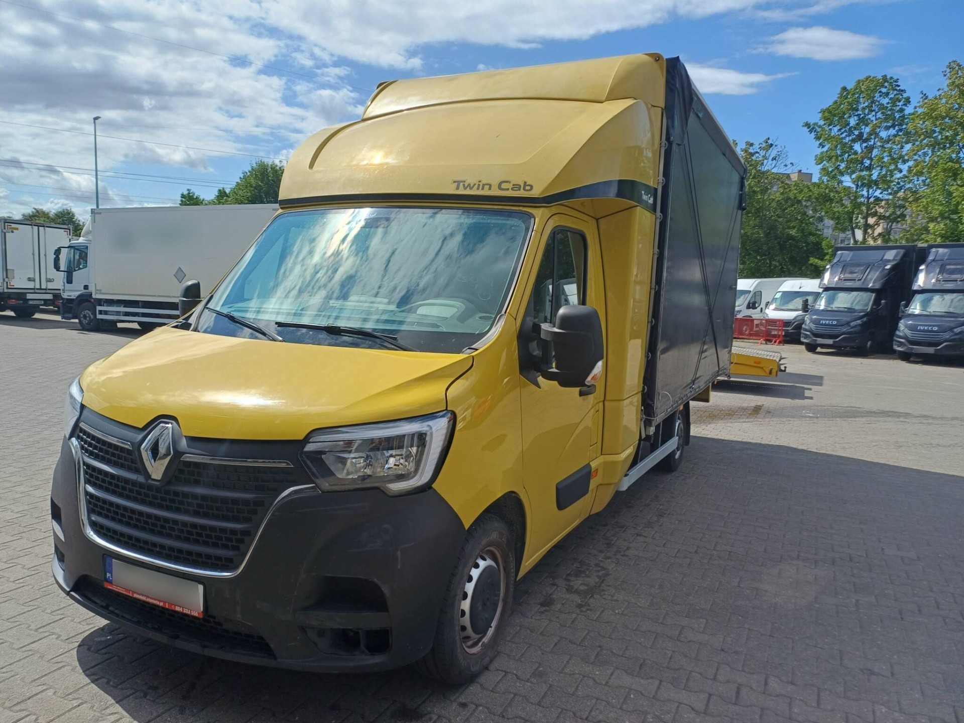 Bezgotówkowa naprawa Renault Master z polisy Warta w Poznaniu