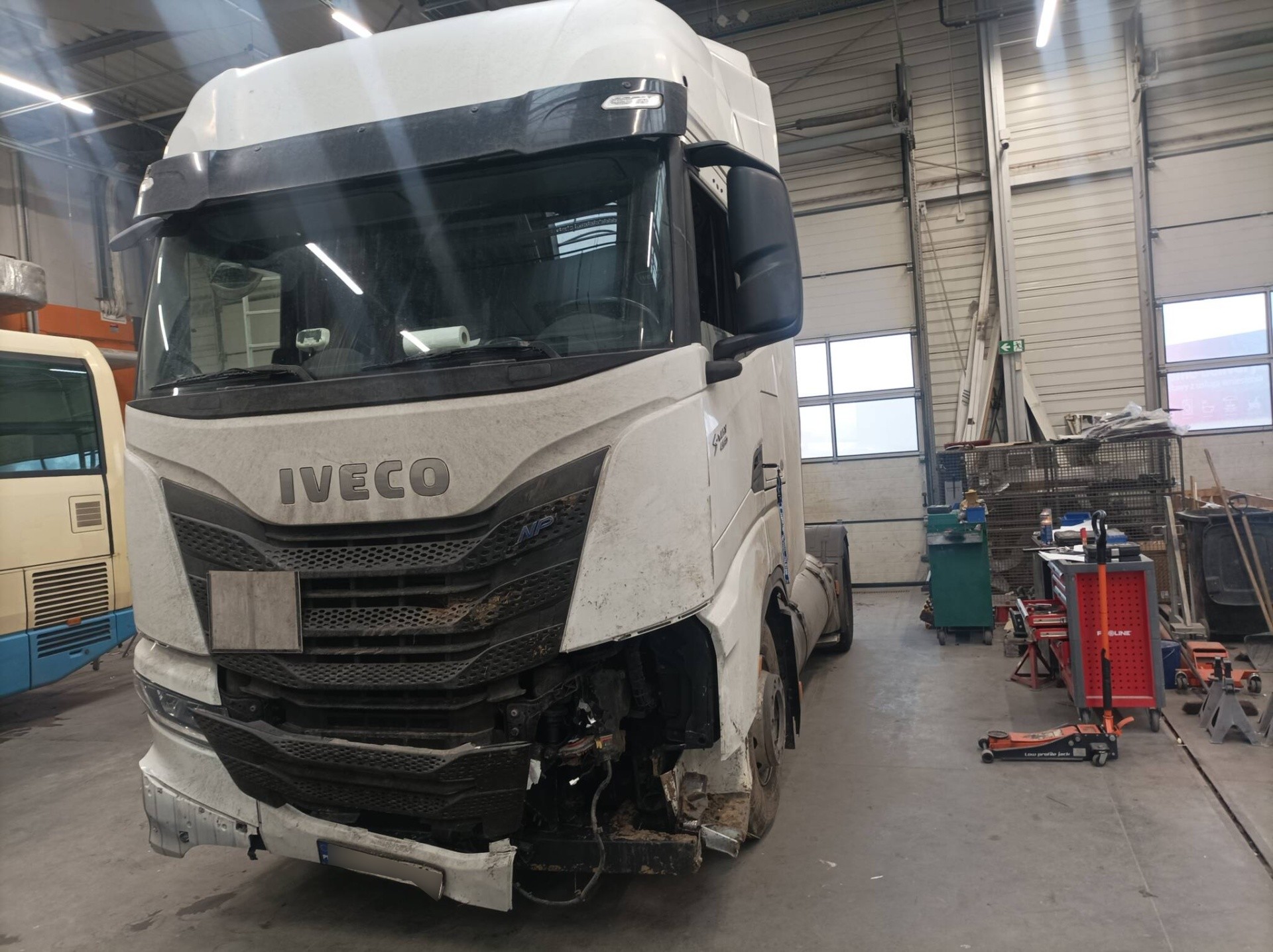 Bezgotówkowa naprawa IVECO S-WAY z polisy Ergo Hestia w Niepruszewie