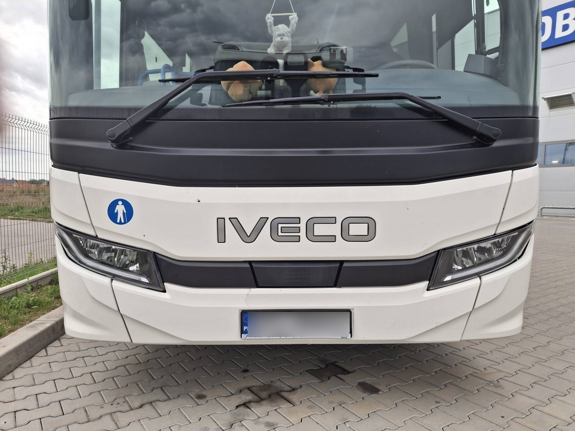 Bezgotówkowa naprawa autobusu IVECO Crossway z polisy PZU w Legnicy