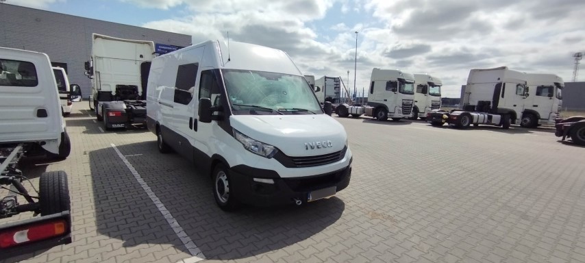 IVECO Daily: Naprawa blacharska po pożarze pojazdu – Niepruszewo