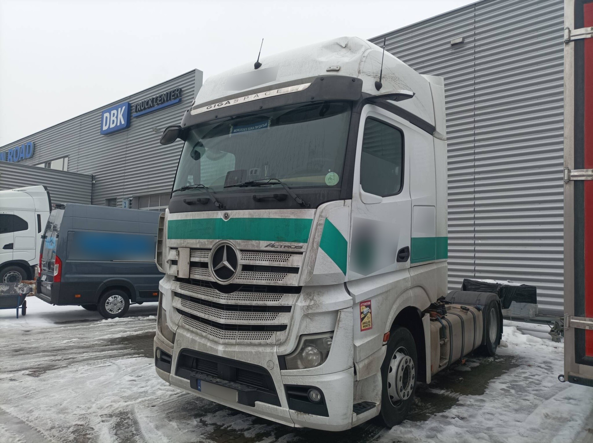 Naprawa powypadkowa Mercedesa Actrosa – realizacja w Niepruszewie