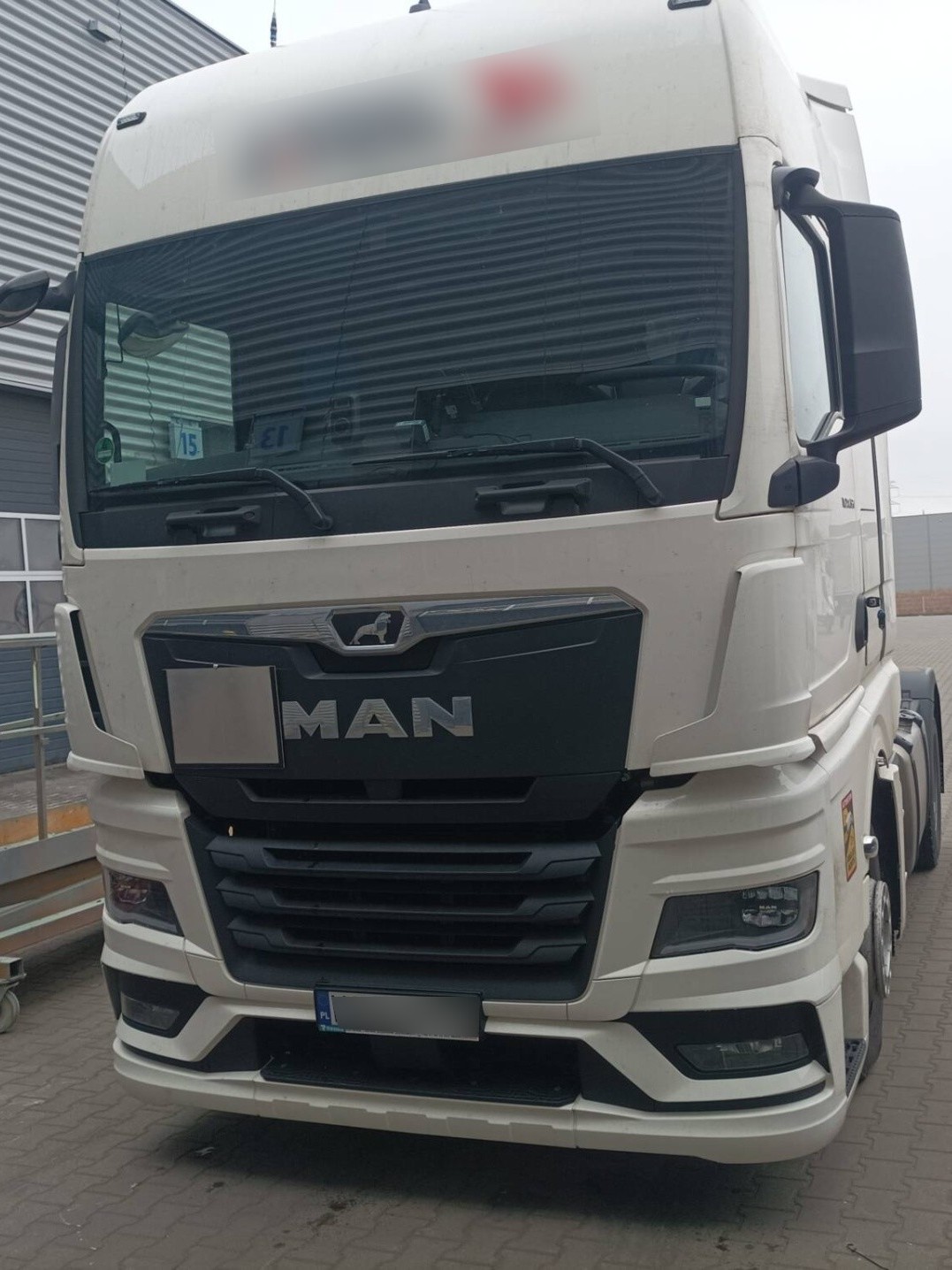 MAN TGX: Wymiana zbiornika po kradzieży paliwa – Niepruszewo