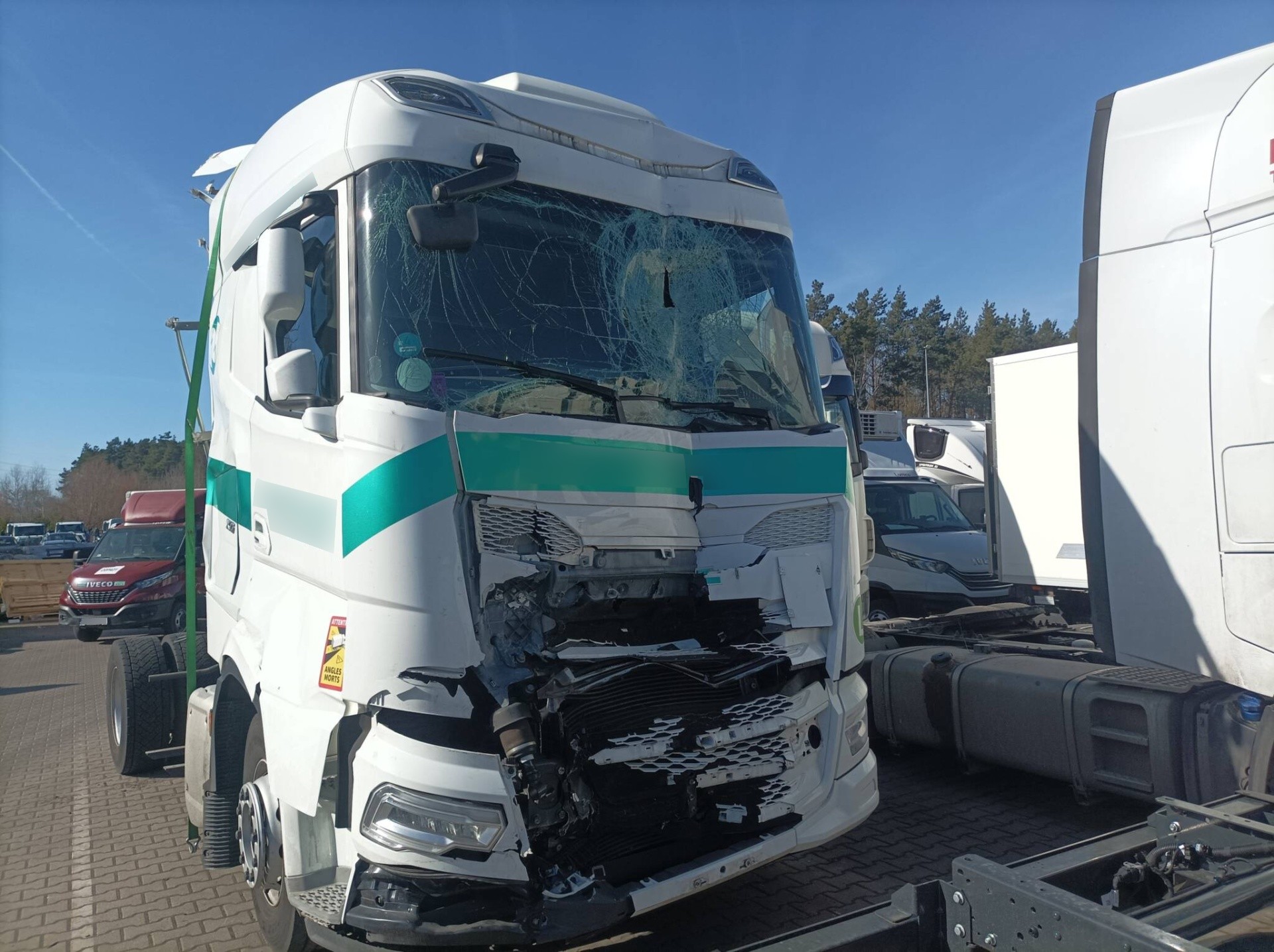 DAF XF: Naprawa powypadkowa po zderzeniu z naczepą – Niepruszewo