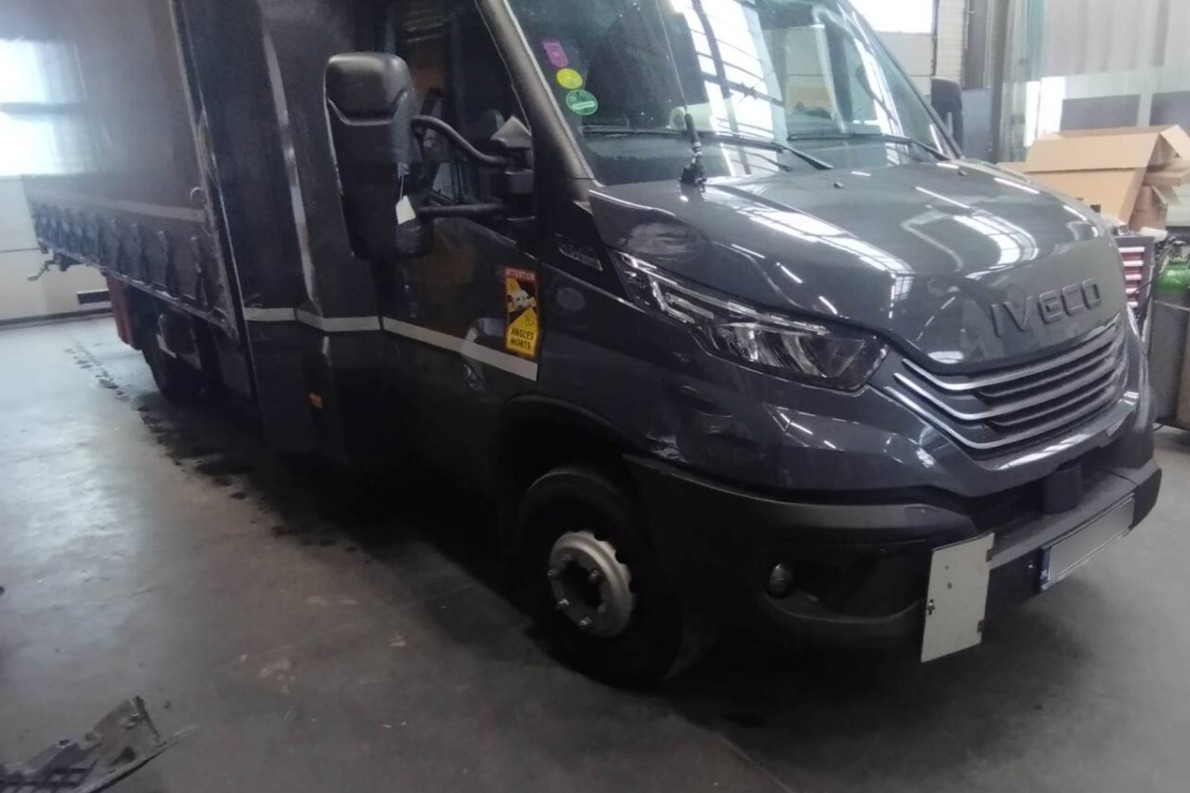 Bezgotówkowa naprawa IVECO Daily z polisy PZU w Niepruszewie
